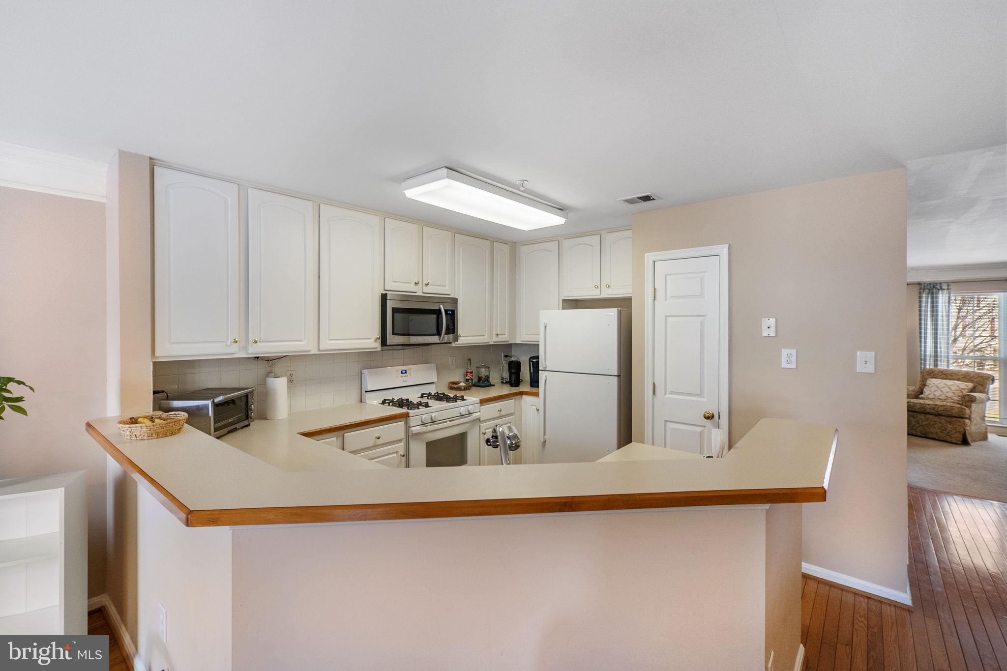 MANOR OAKS - Residential