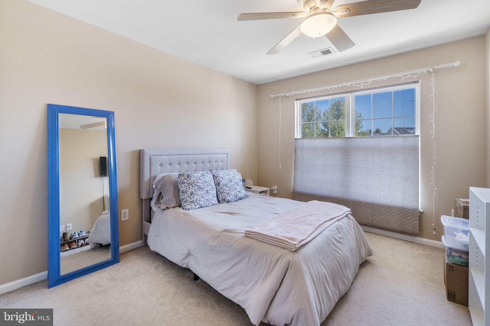 MANOR OAKS - Residential