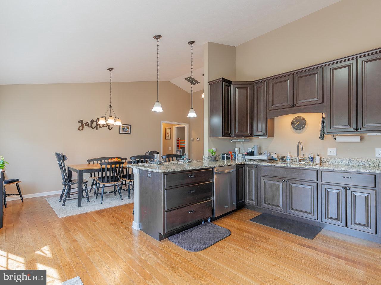 COYOTE RUN - Residential