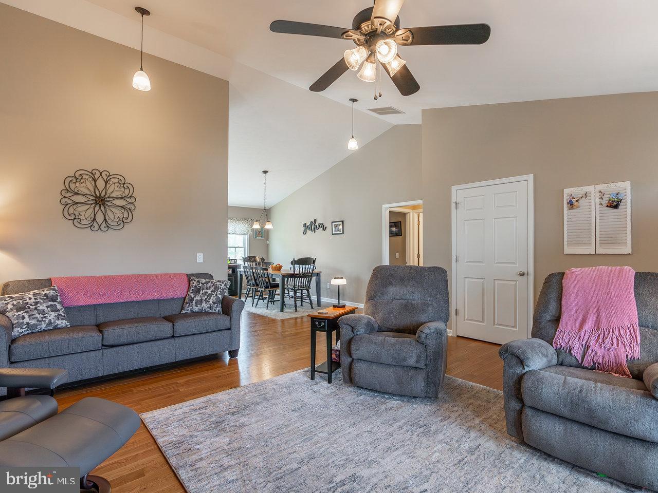 COYOTE RUN - Residential