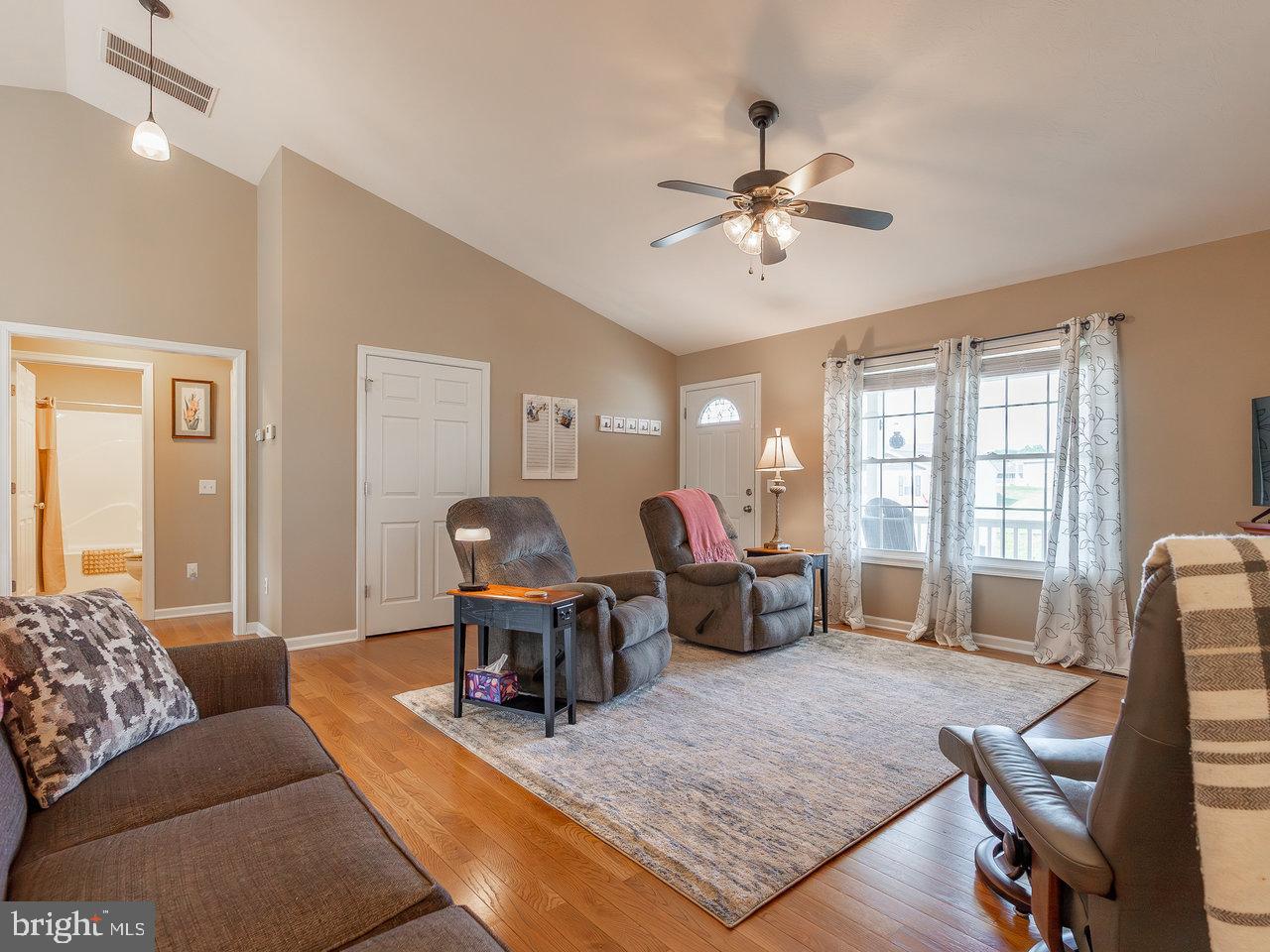 COYOTE RUN - Residential