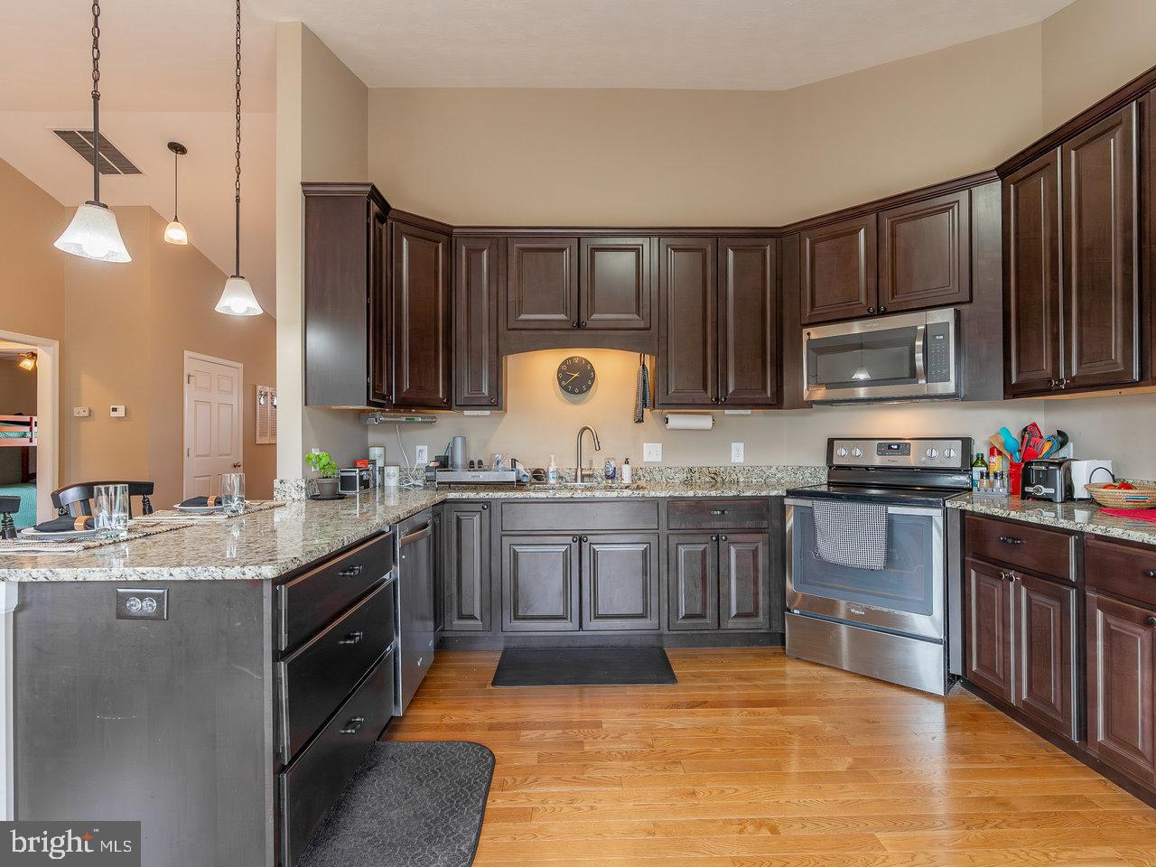 COYOTE RUN - Residential