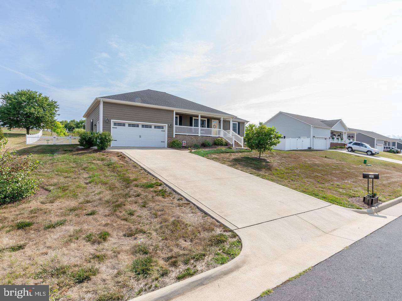 COYOTE RUN - Residential