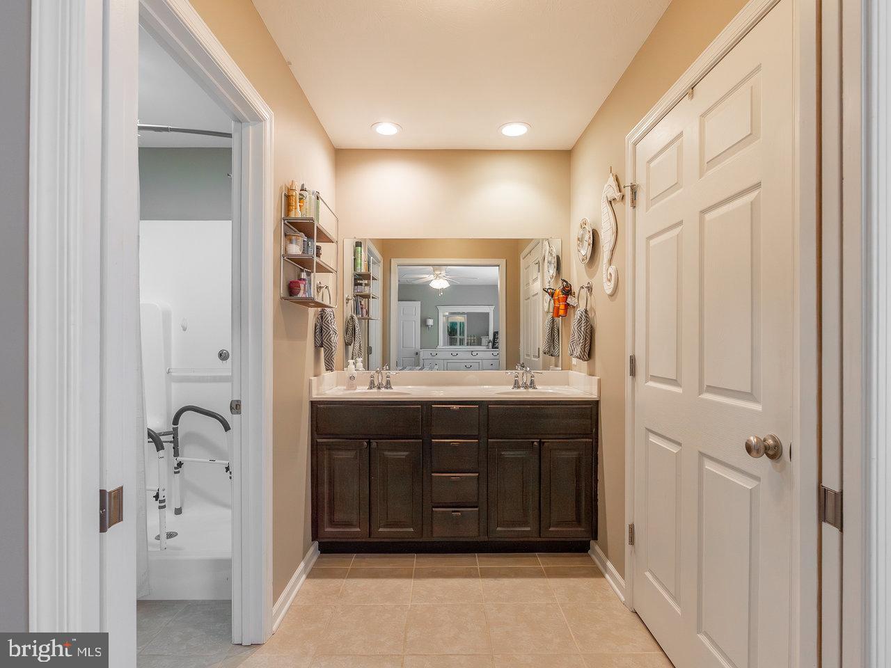 COYOTE RUN - Residential