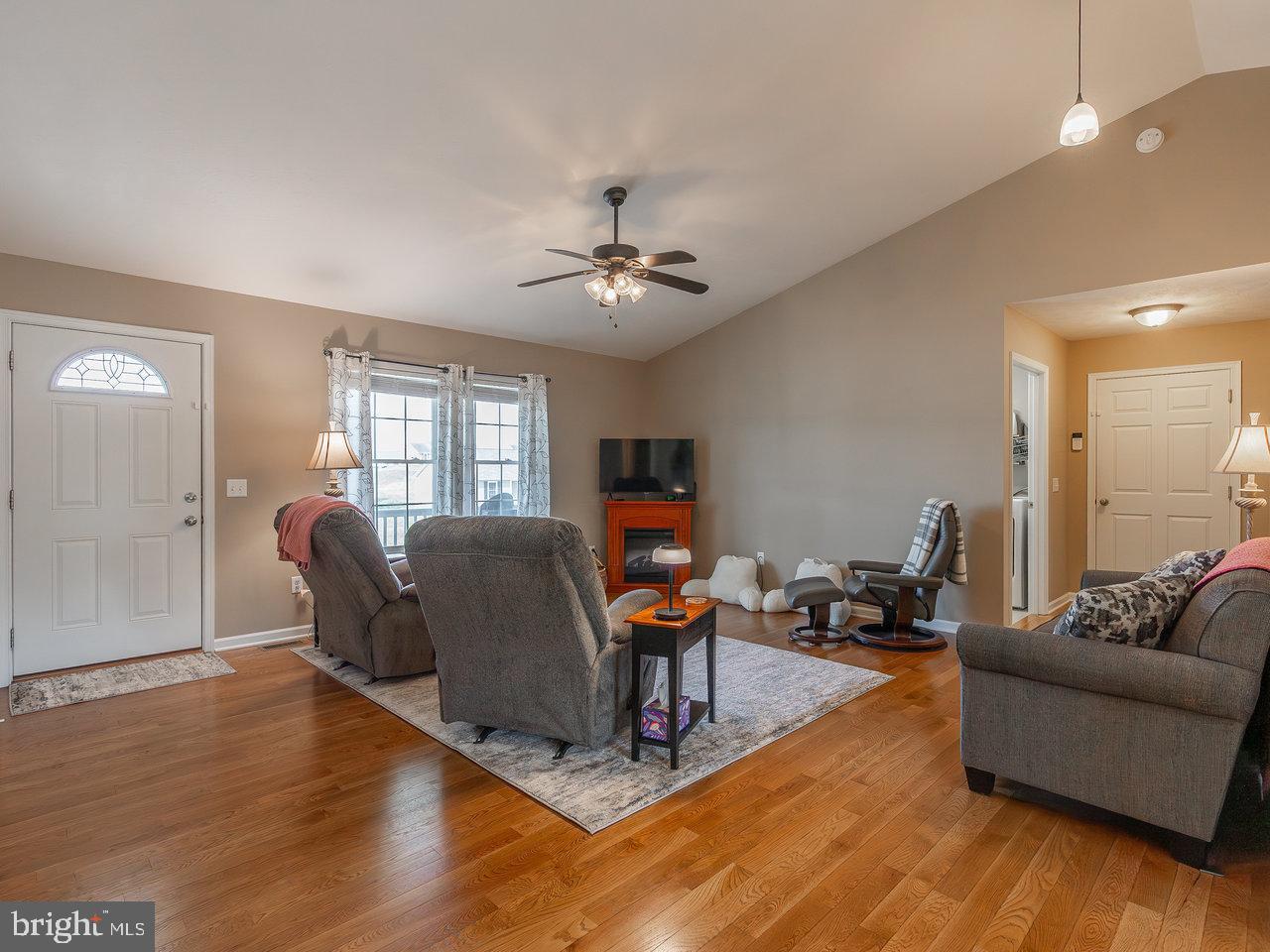 COYOTE RUN - Residential