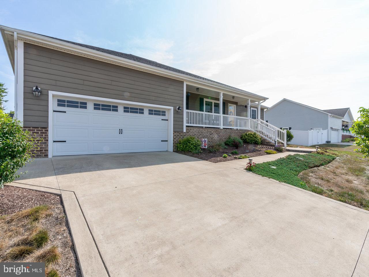 COYOTE RUN - Residential