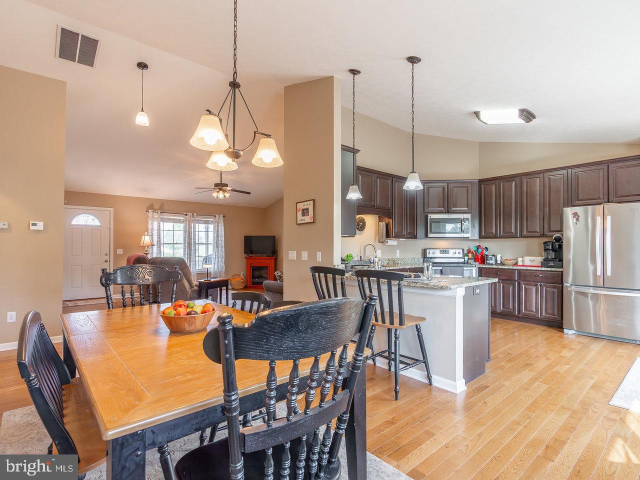 COYOTE RUN - Residential