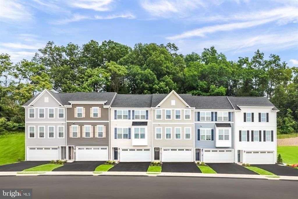 Photo of 23 Debra Lane #53B, CARLISLE, PA 17013 (MLS # PACB2047830)