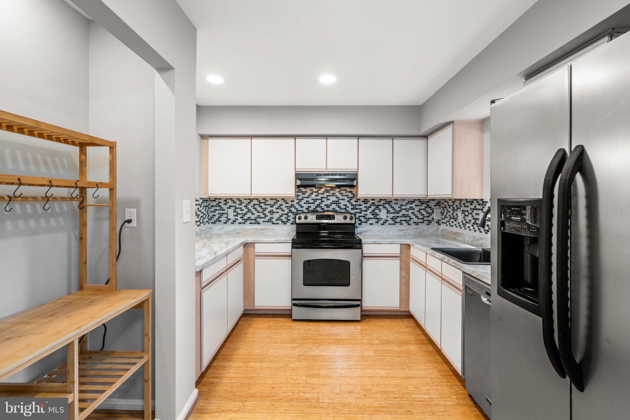 HARRIS HILL - Residential