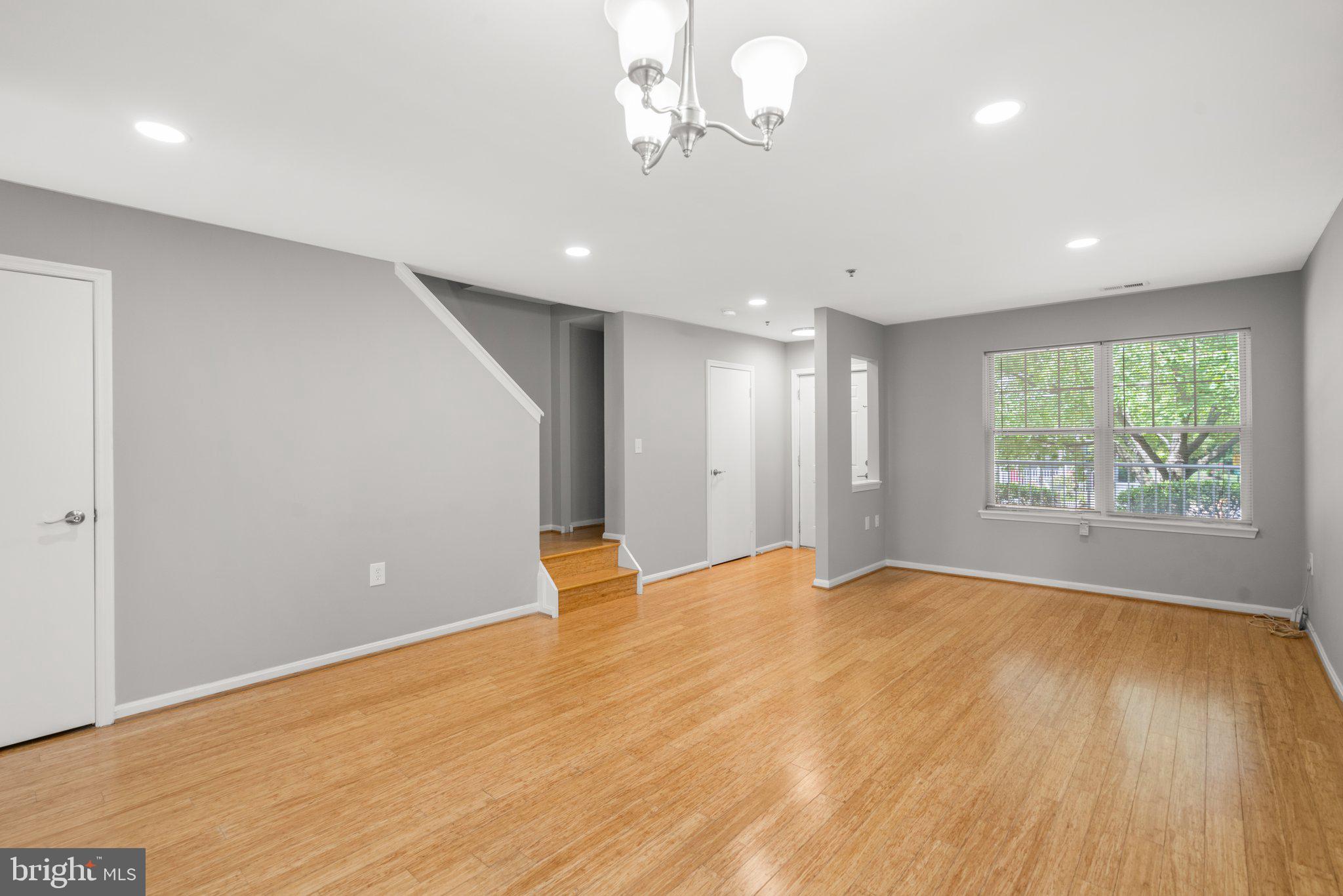 HARRIS HILL - Residential