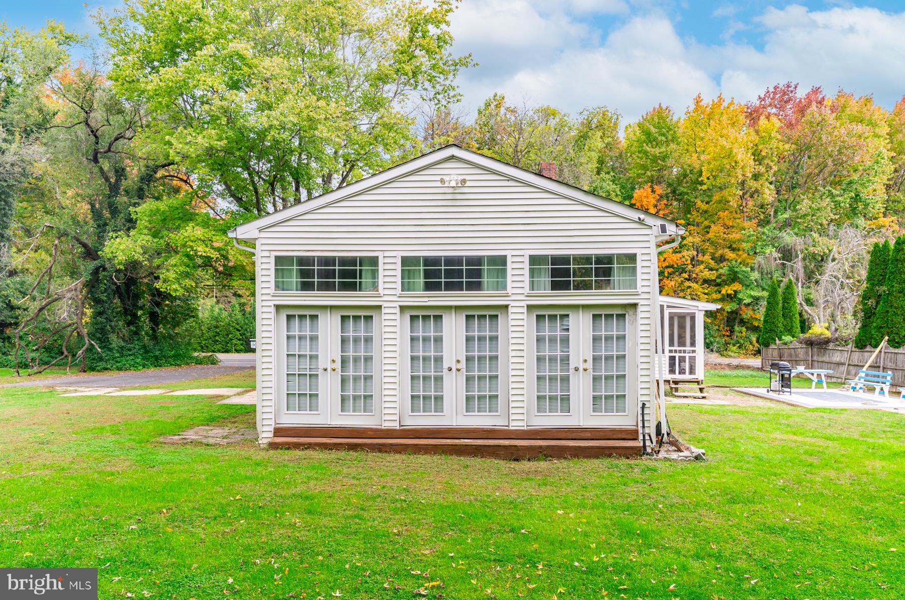 1006 JACKSONVILLE ROAD