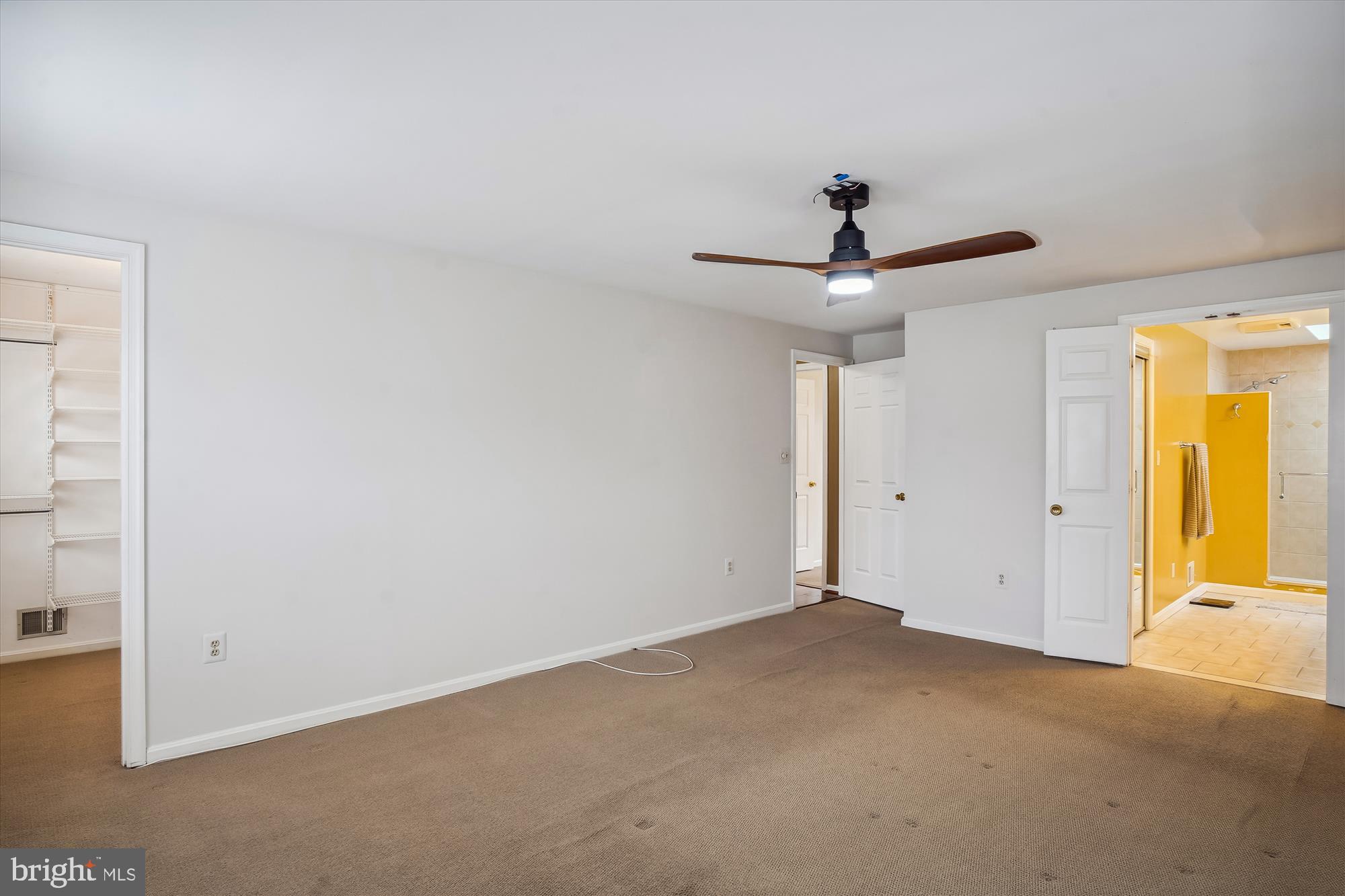 DERWOOD STATION - Residential Lease