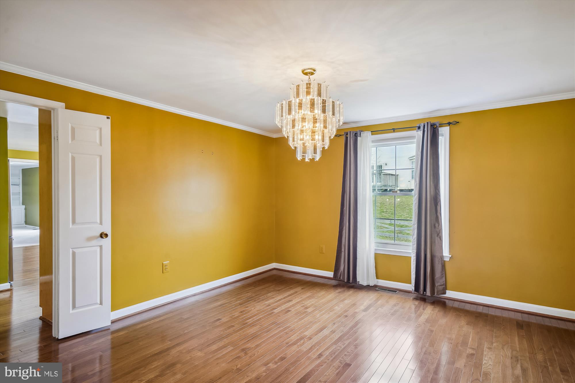 DERWOOD STATION - Residential Lease