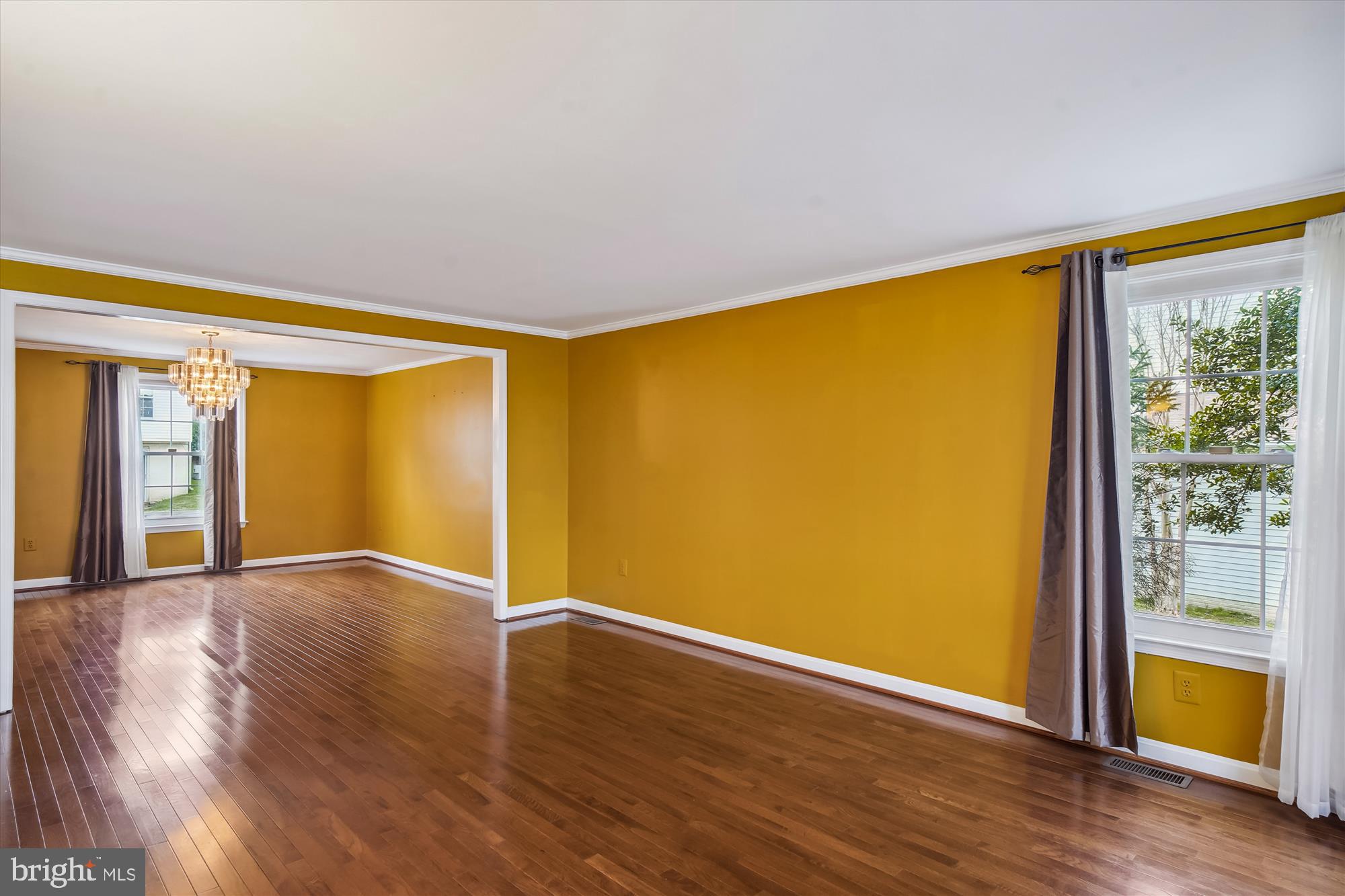 DERWOOD STATION - Residential Lease