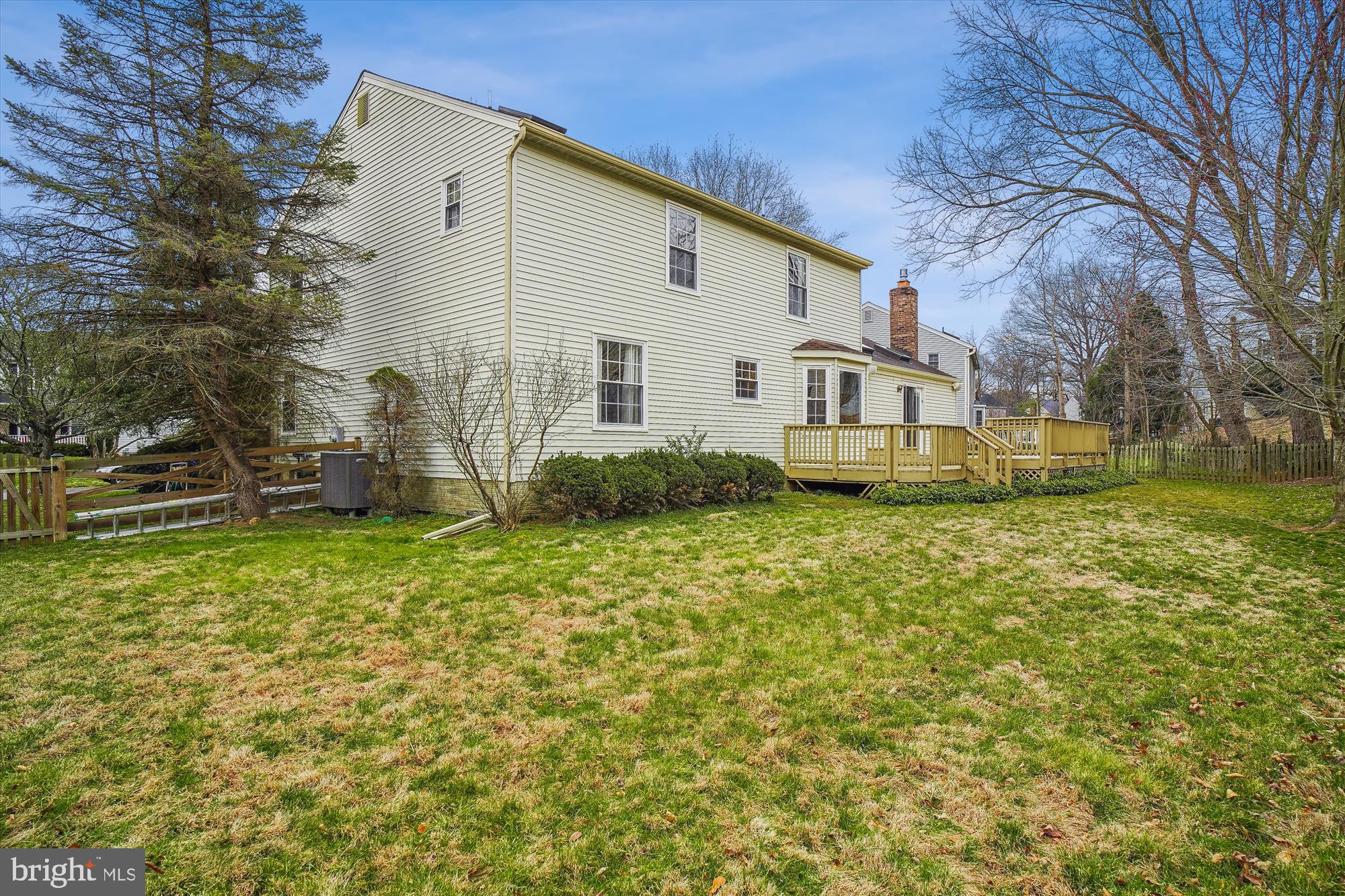 DERWOOD STATION - Residential Lease