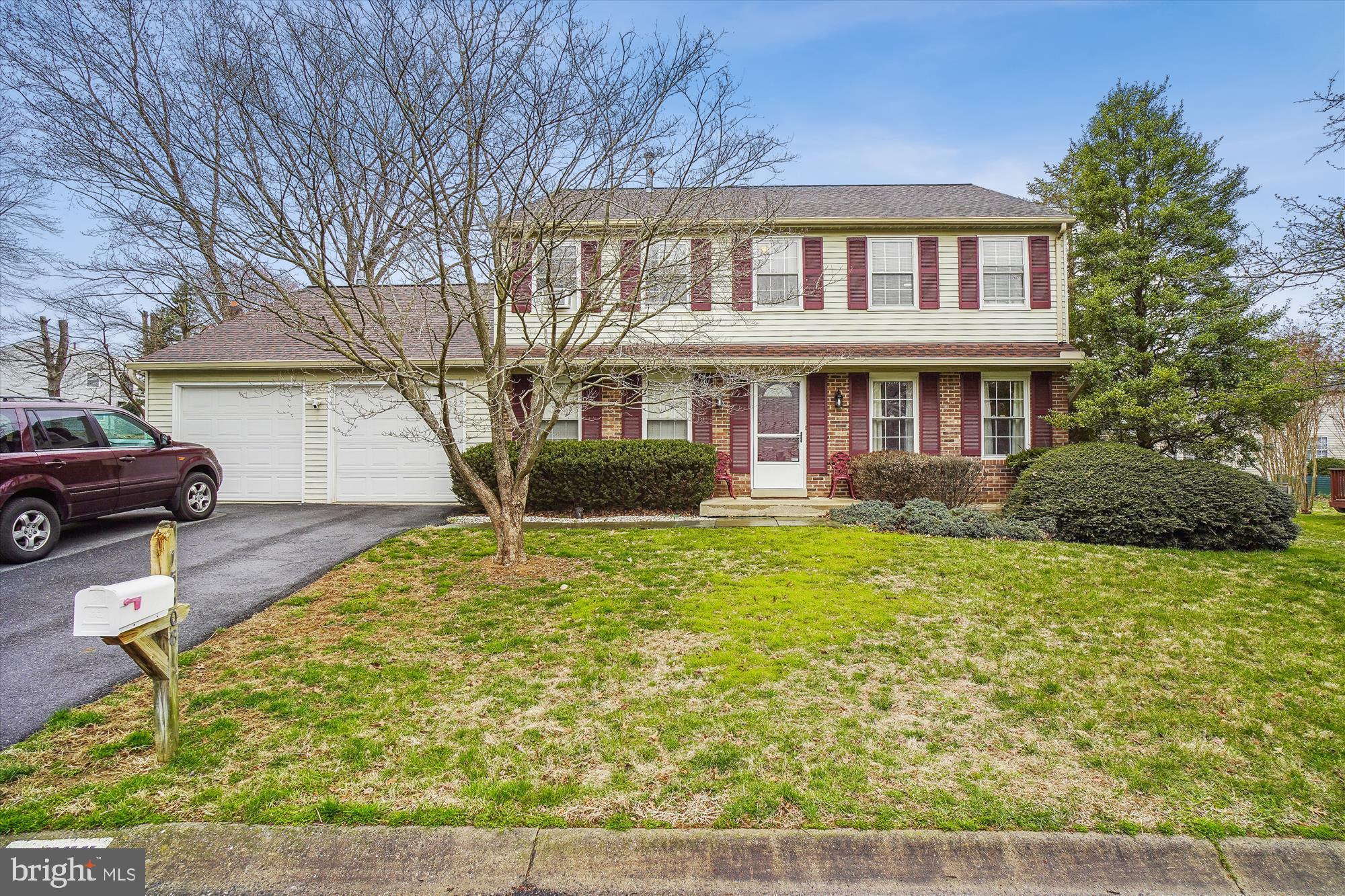 This is situated in Derwood, a few miles away to Shady Grove Station, Route 270, 200 and 495 Located in excellent school district, grocery stores, restaurants, public transportation, and amenities.
Tenants must have minimum credit scores of 680, and annual gross income of $144,000.00.