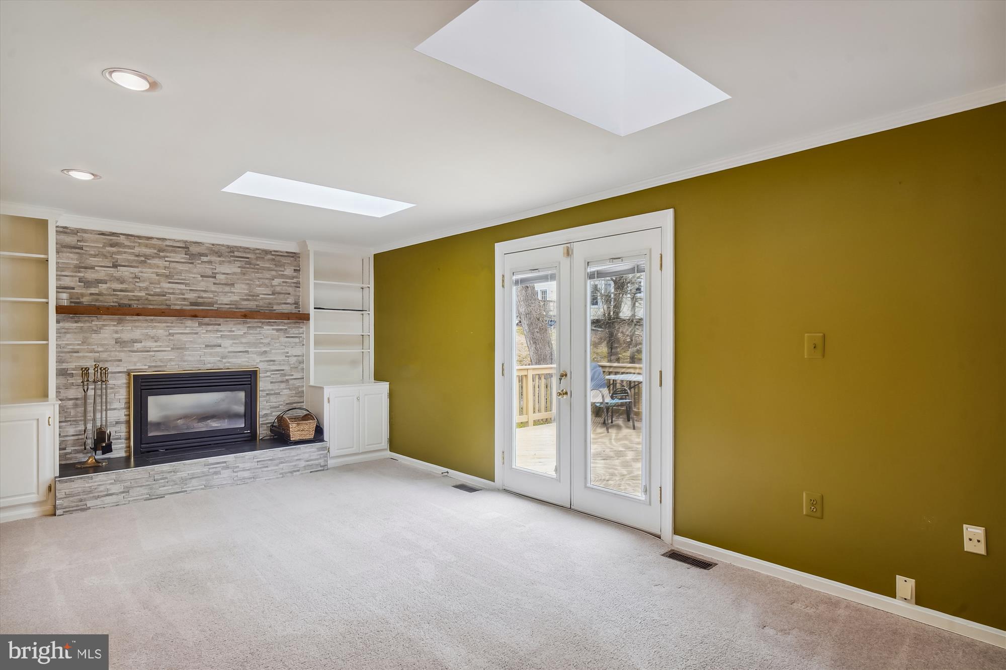 DERWOOD STATION - Residential Lease