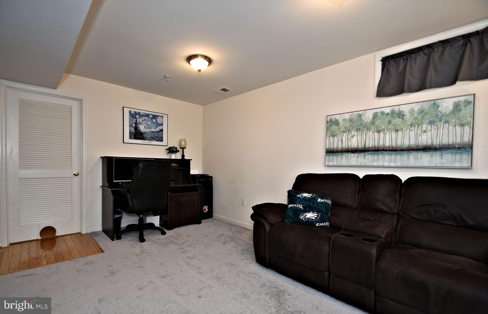 SUNNYBROOK - Residential