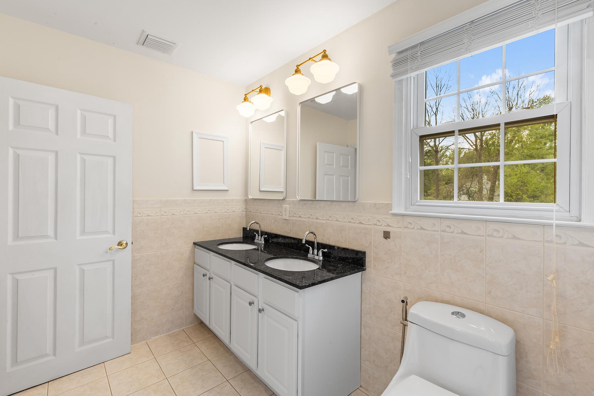 RAVENSCLIFF - Residential