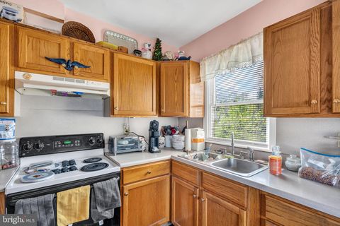 Tiny photo for 100 Penn Street, PENNS GROVE, NJ 08069 (MLS # NJSA2018620)