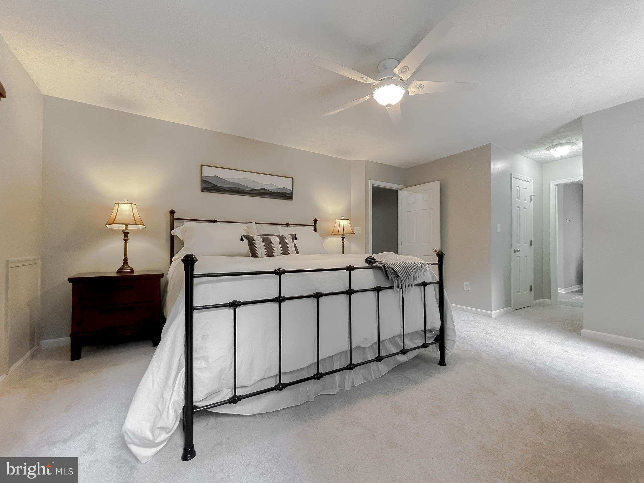 WHITEHALL - Residential