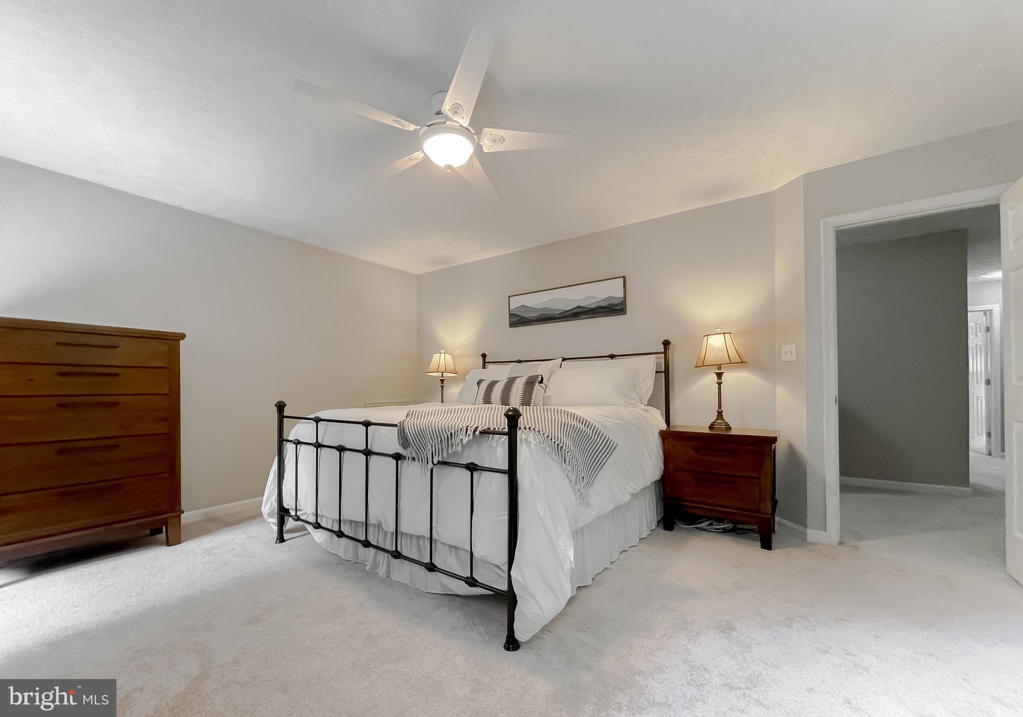 WHITEHALL - Residential