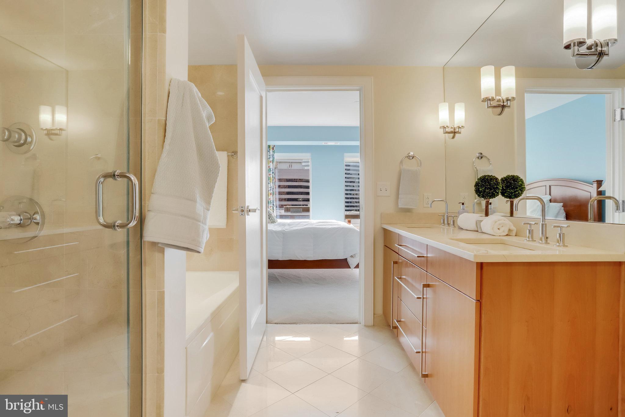 ROSSLYN - Residential Lease