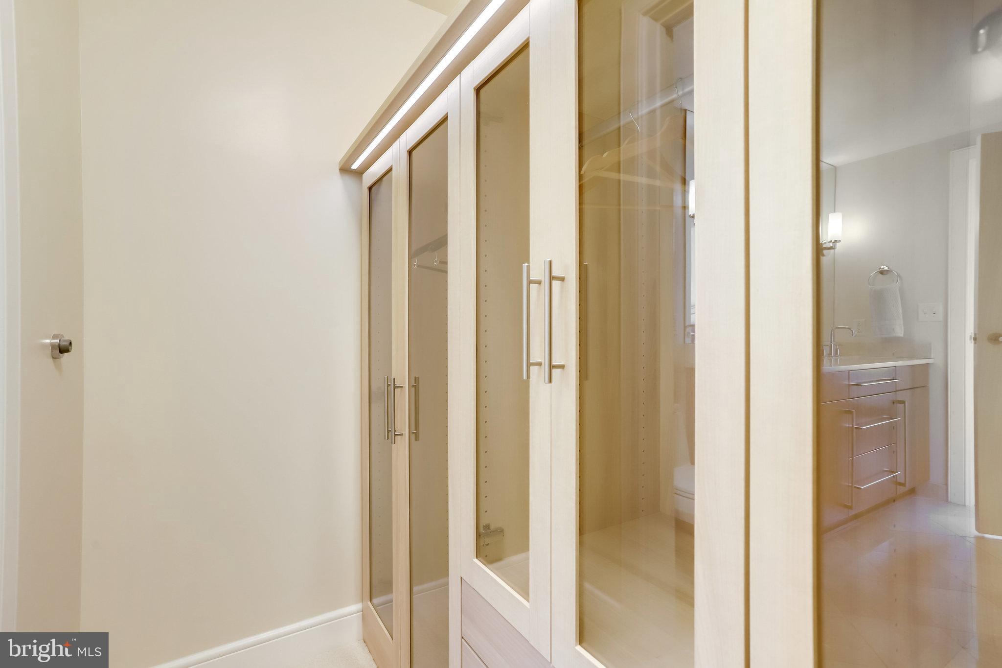 ROSSLYN - Residential Lease