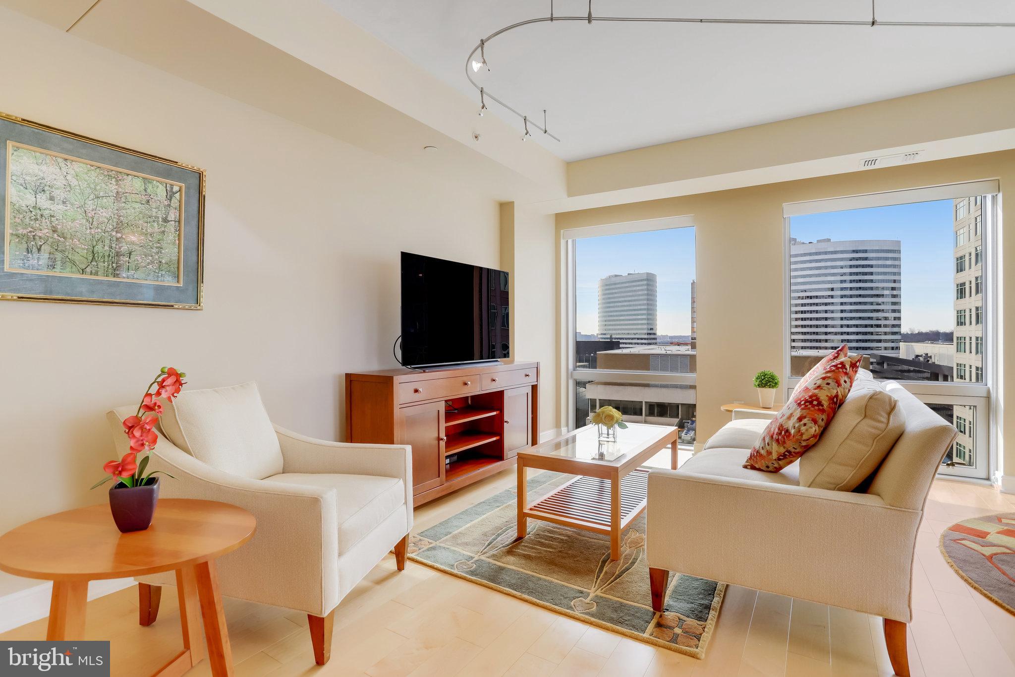 ROSSLYN - Residential Lease