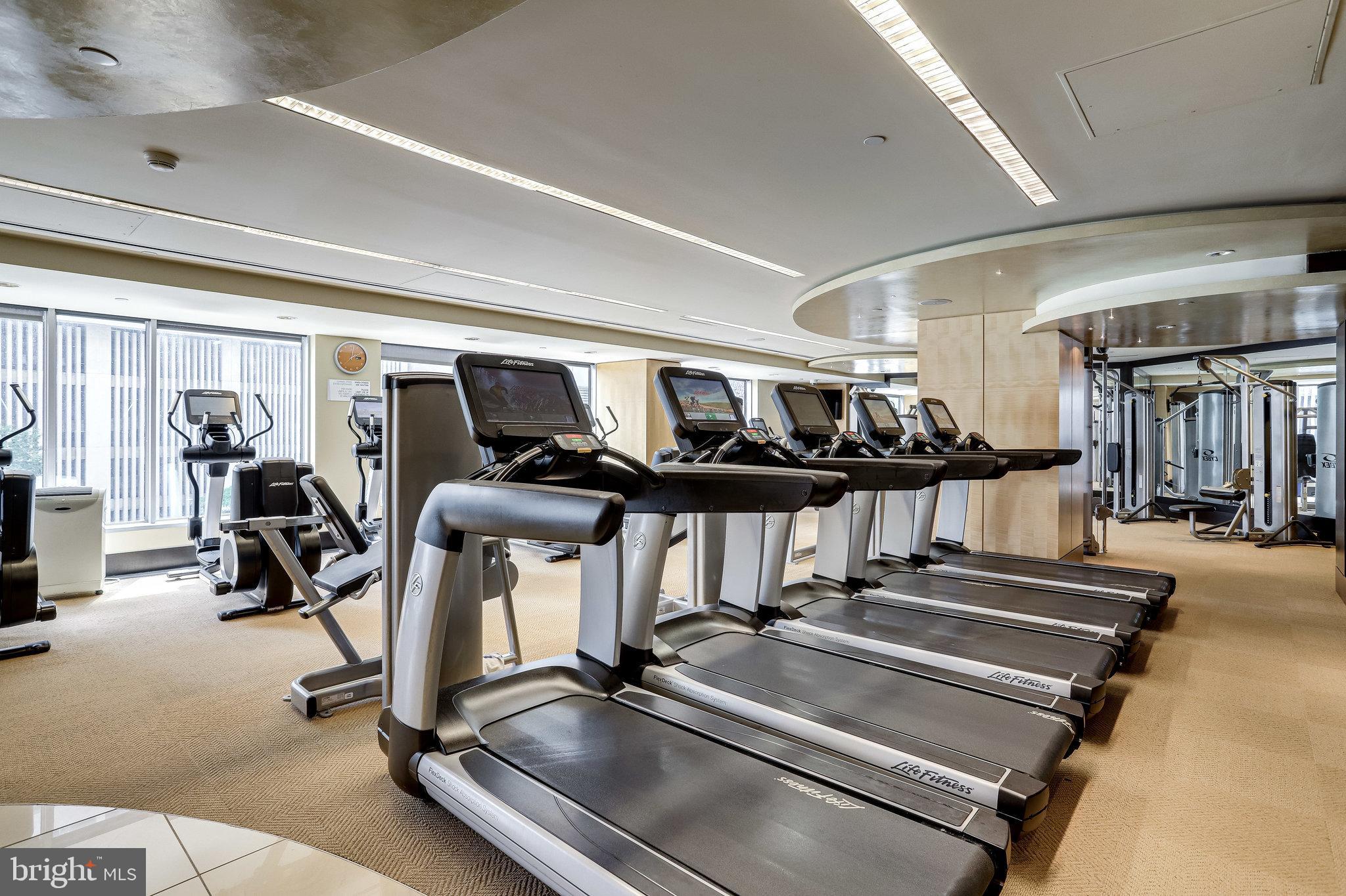 ROSSLYN - Residential Lease