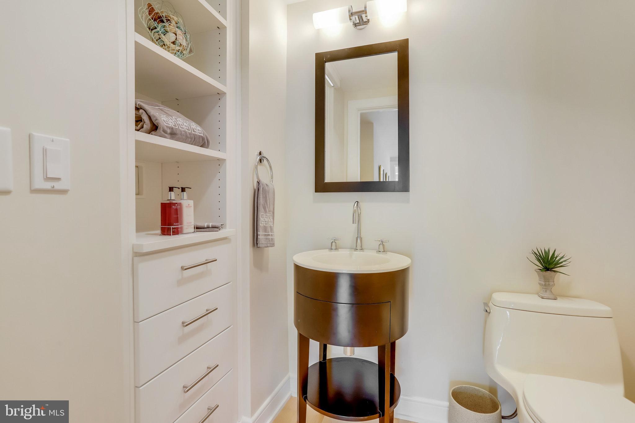 ROSSLYN - Residential Lease