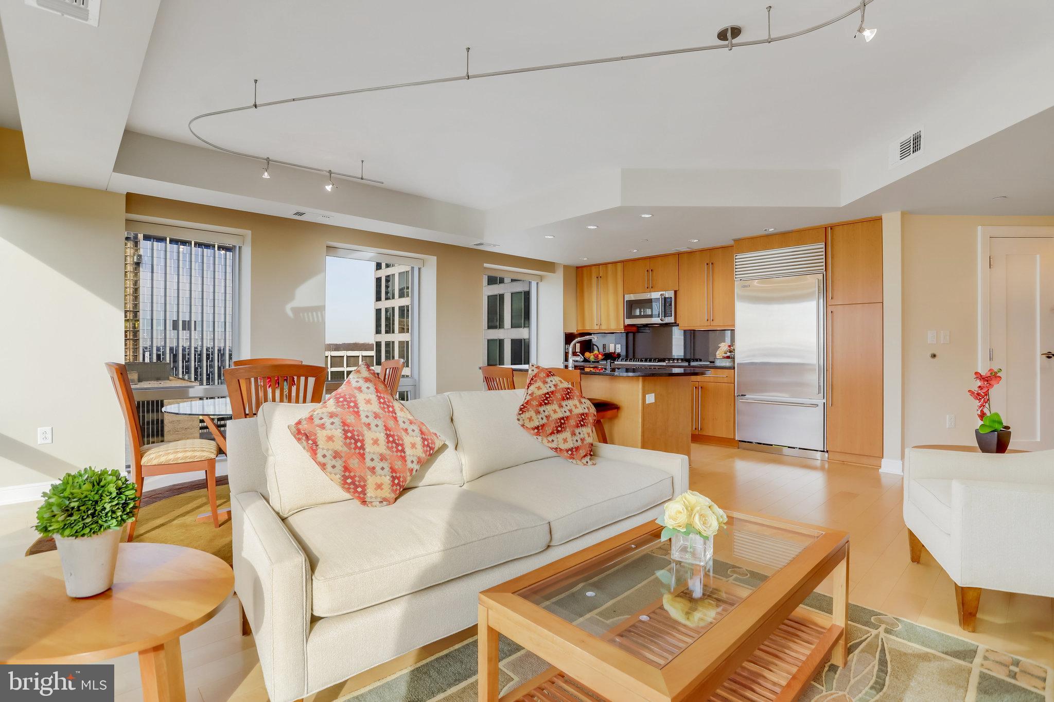 ROSSLYN - Residential Lease