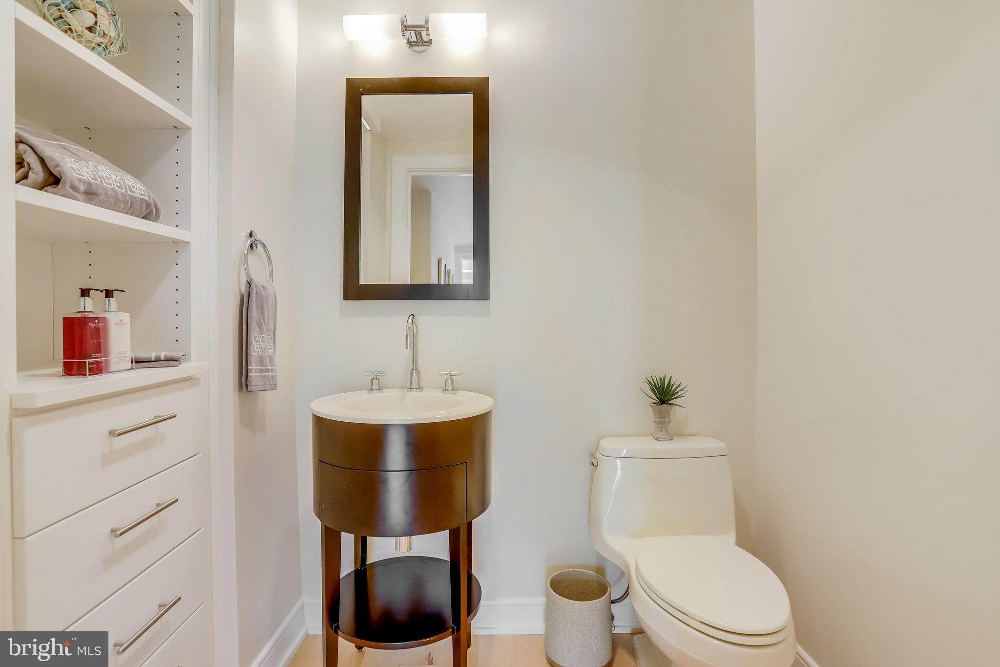 ROSSLYN - Residential Lease