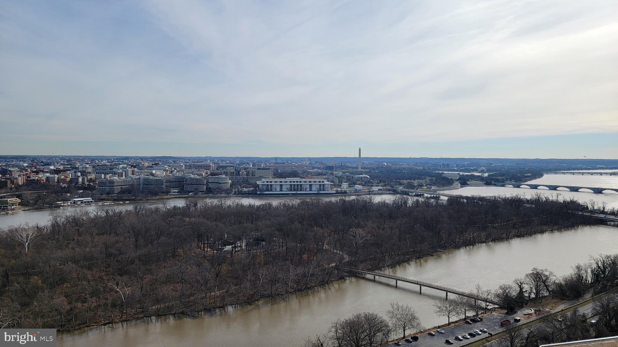 ROSSLYN - Residential Lease