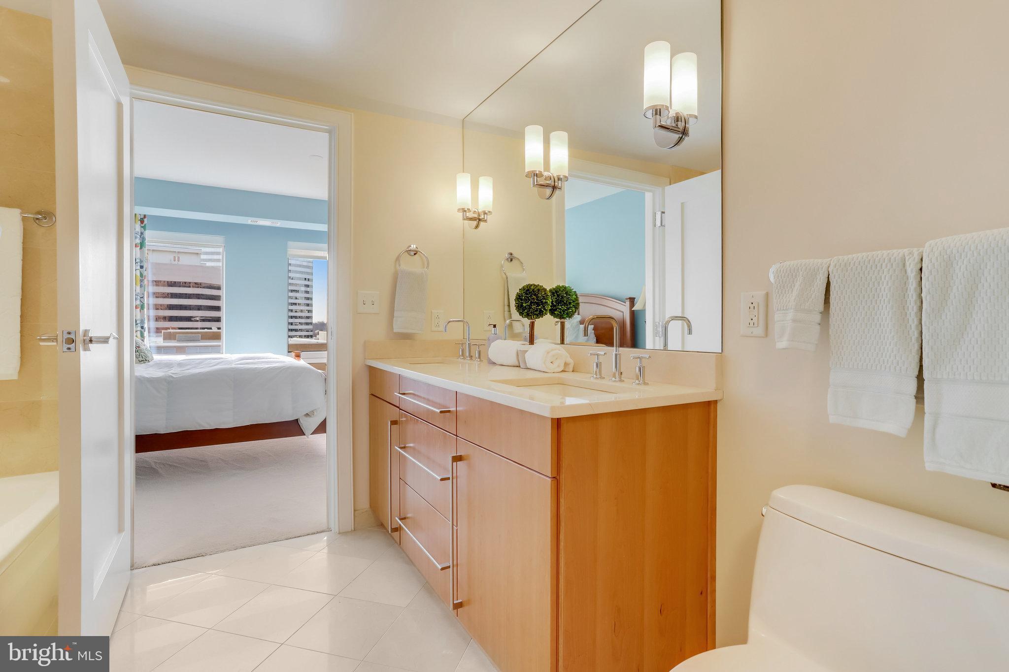 ROSSLYN - Residential Lease