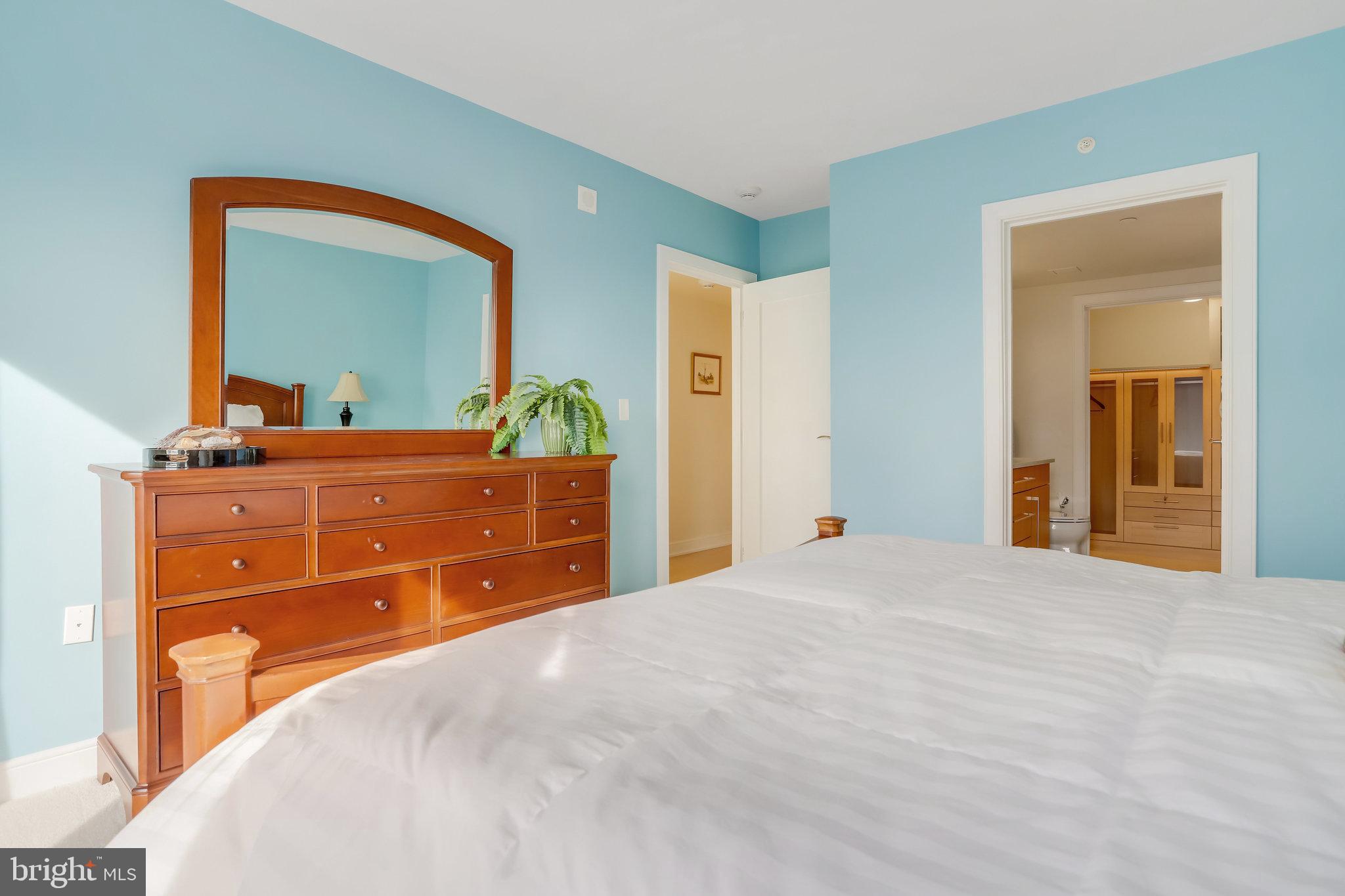 ROSSLYN - Residential Lease