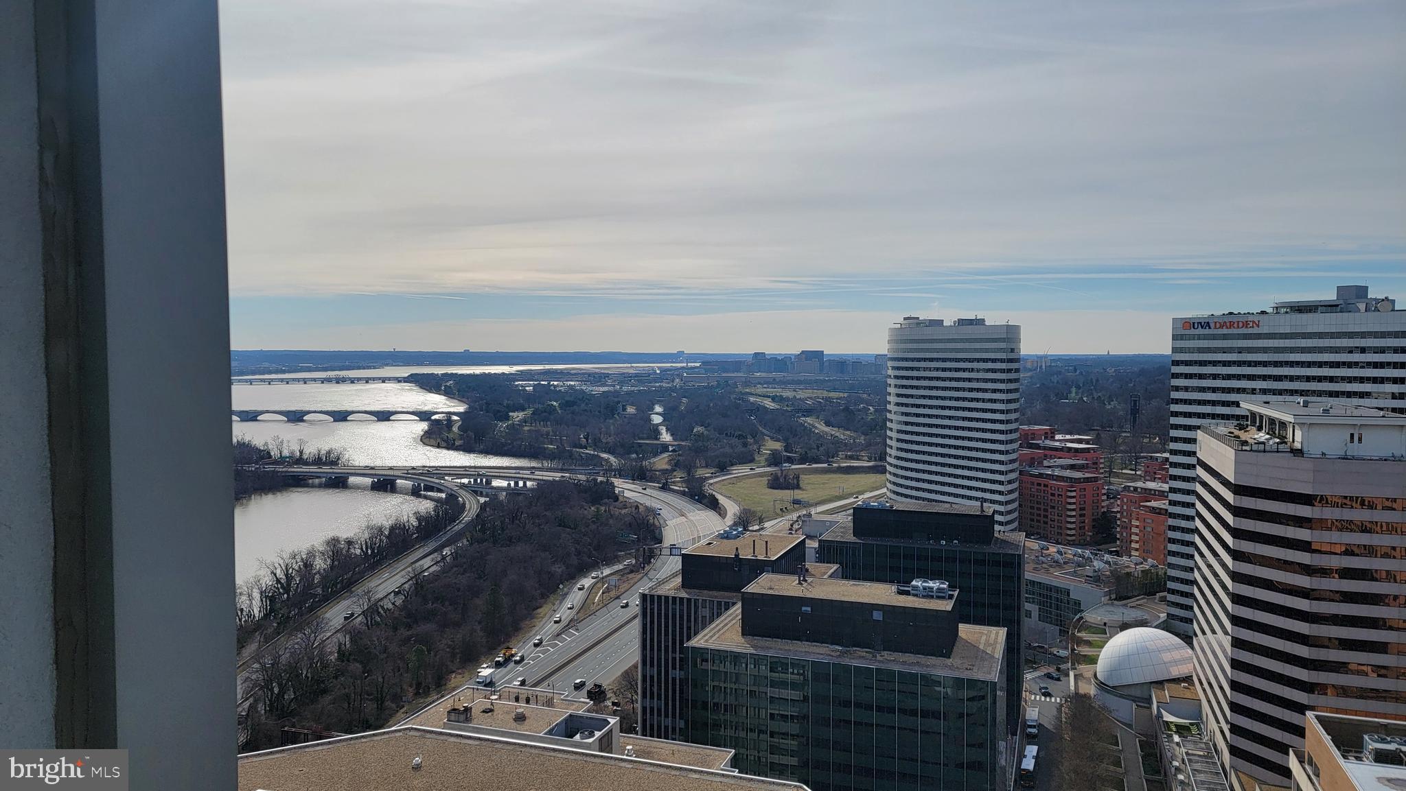 ROSSLYN - Residential Lease