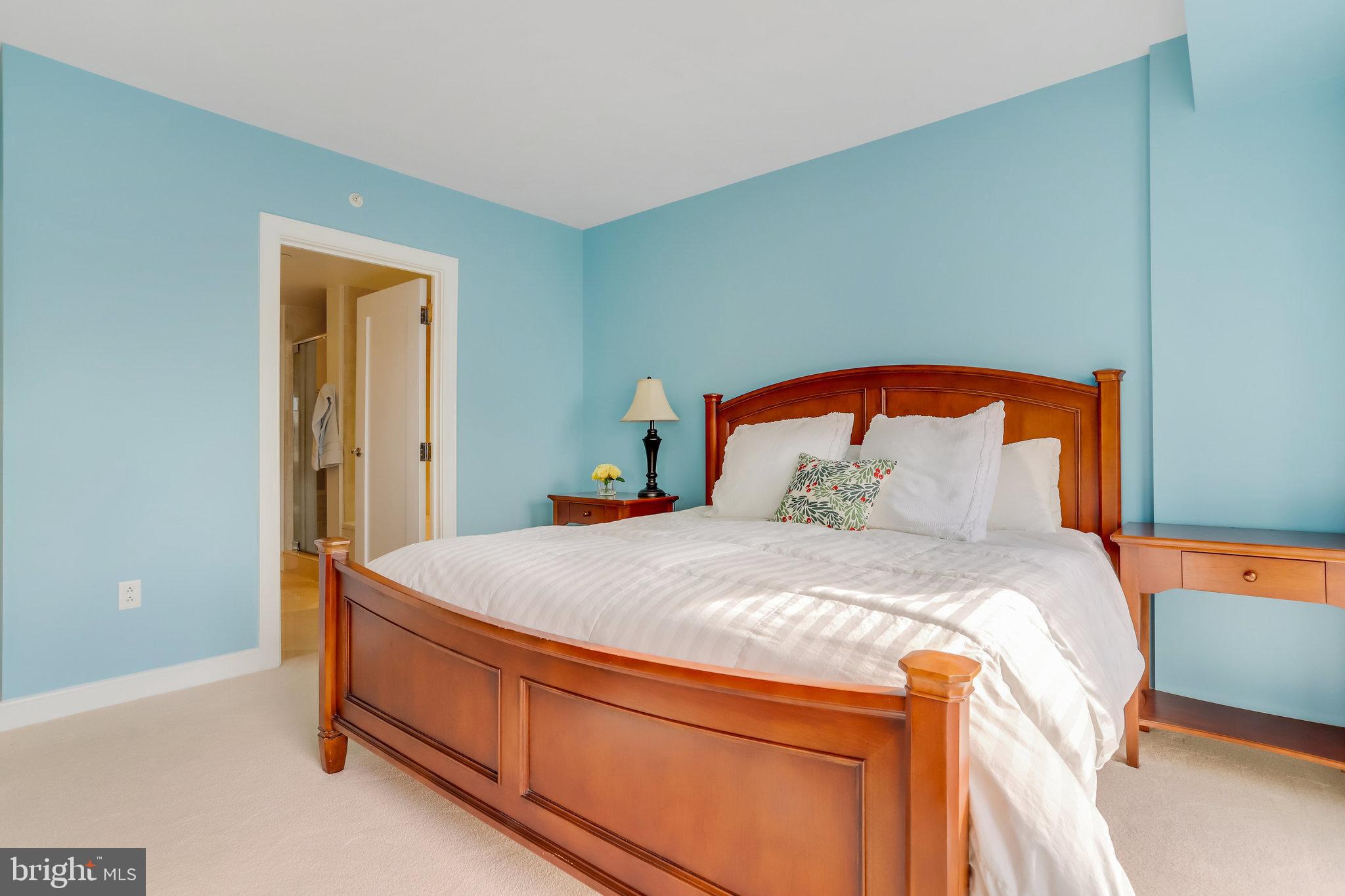 ROSSLYN - Residential Lease