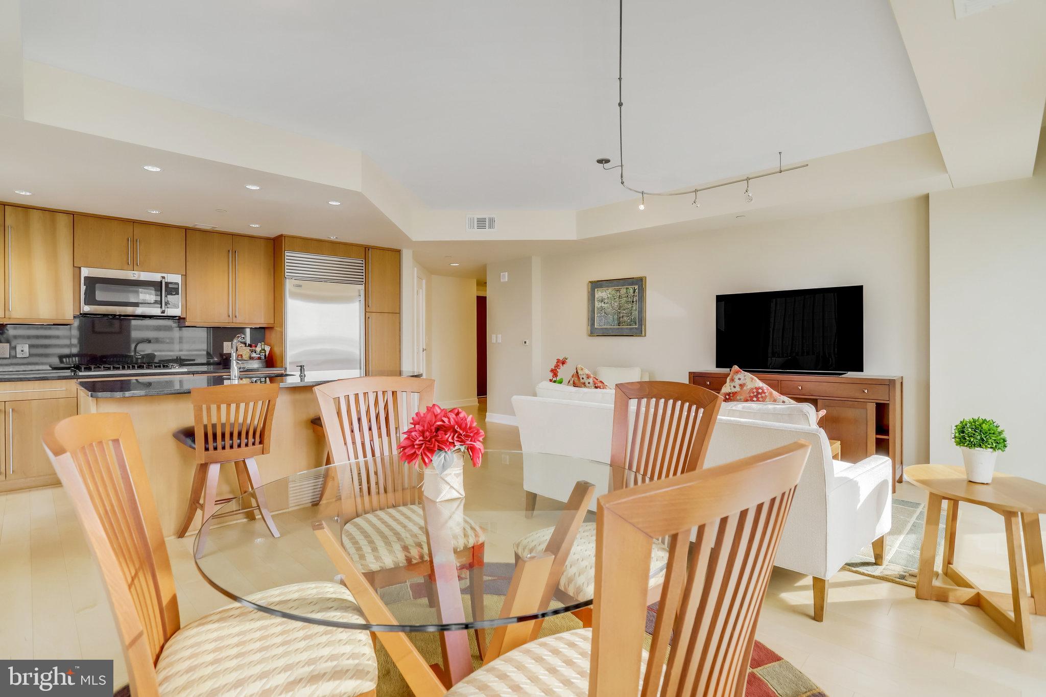 ROSSLYN - Residential Lease