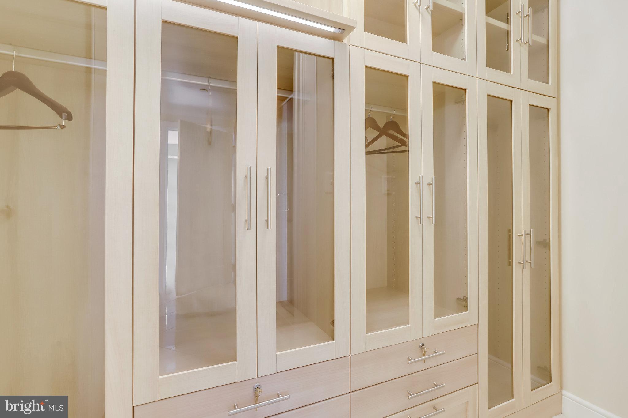 ROSSLYN - Residential Lease