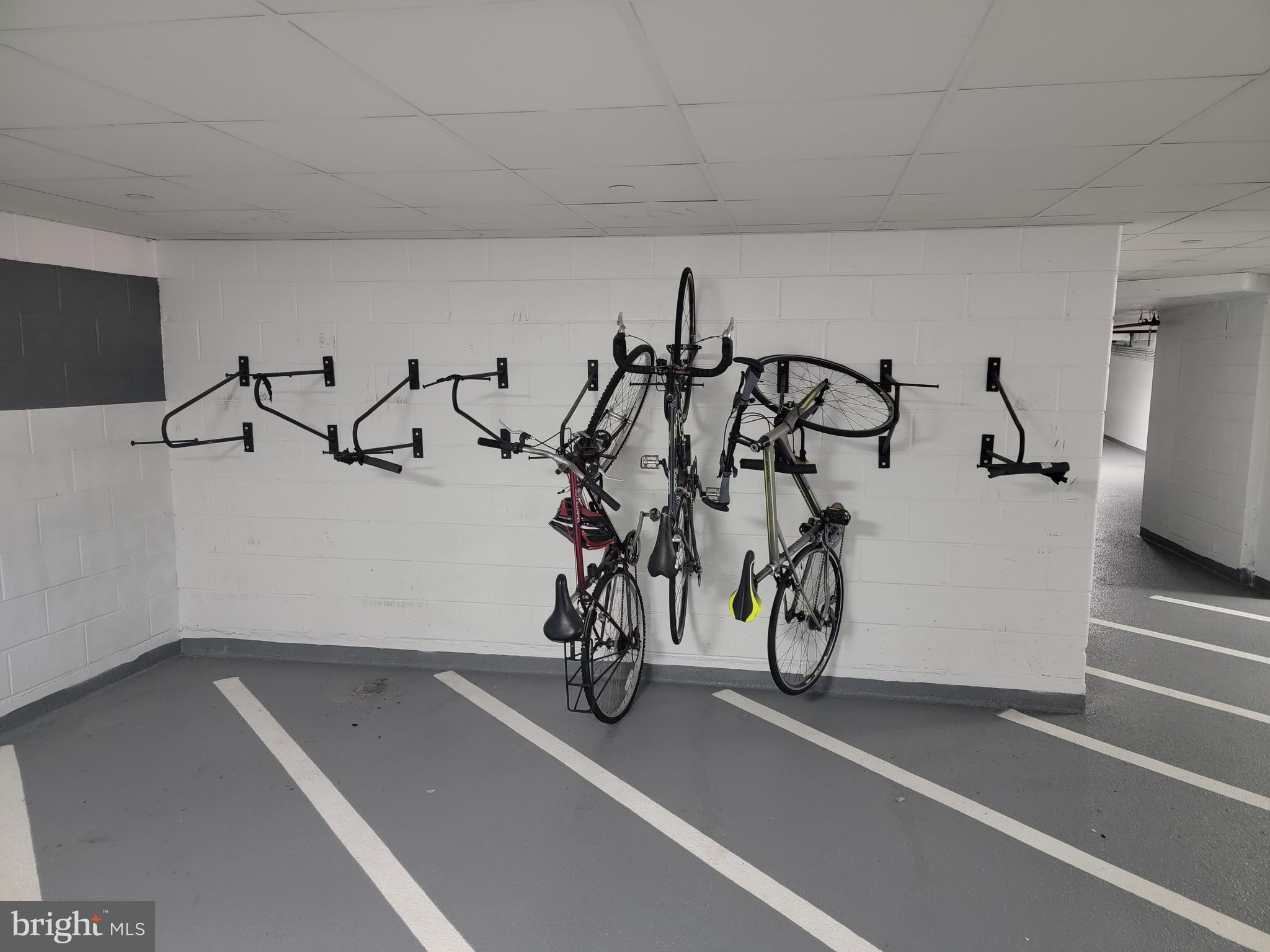 ROSSLYN - Residential Lease