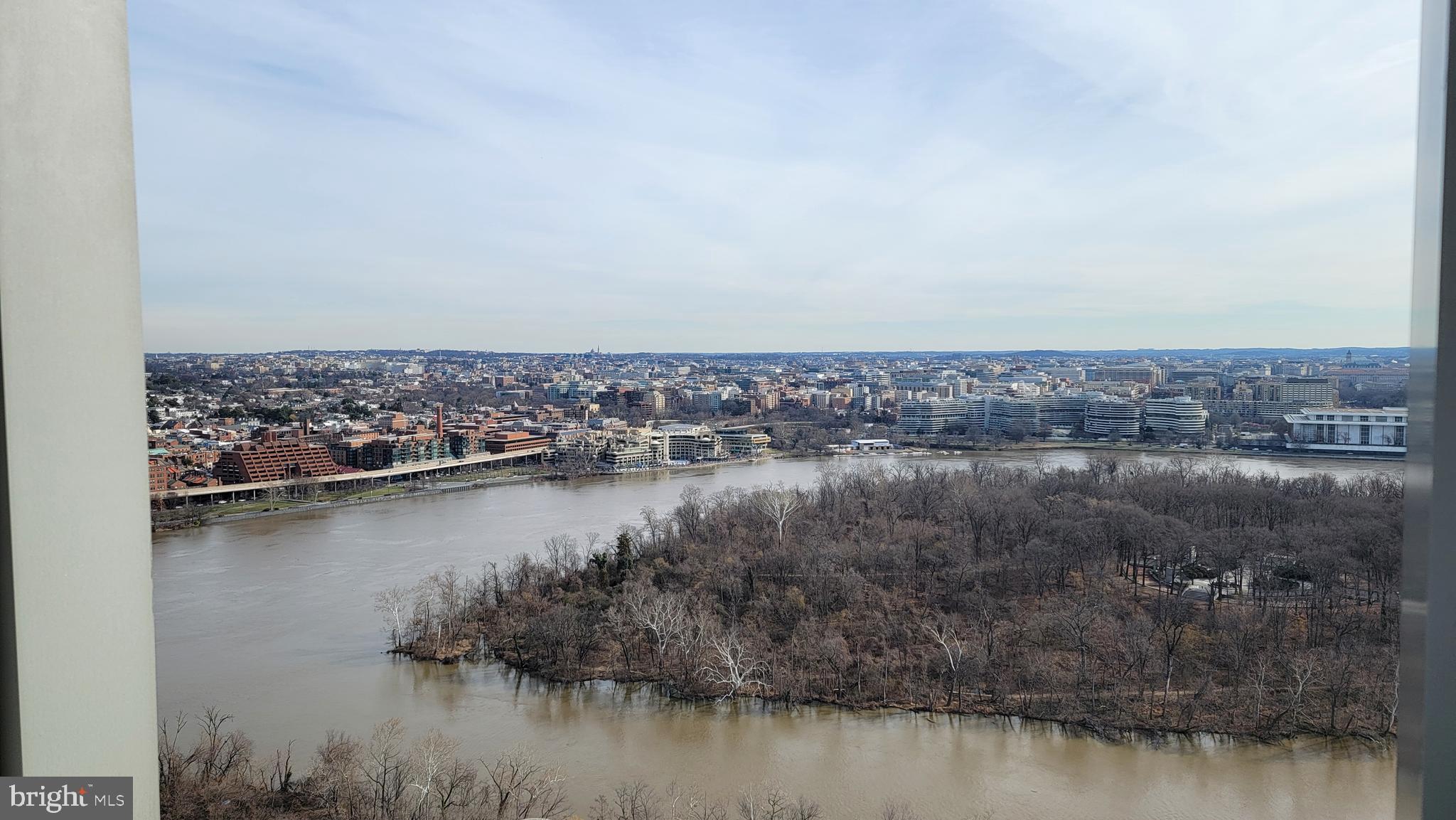 ROSSLYN - Residential Lease