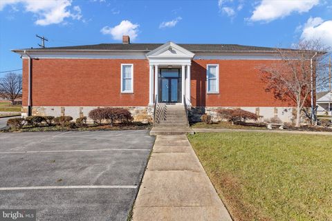 Photo of 2605 W Market Street, YORK, PA 17404 (MLS # PAYK2073362)