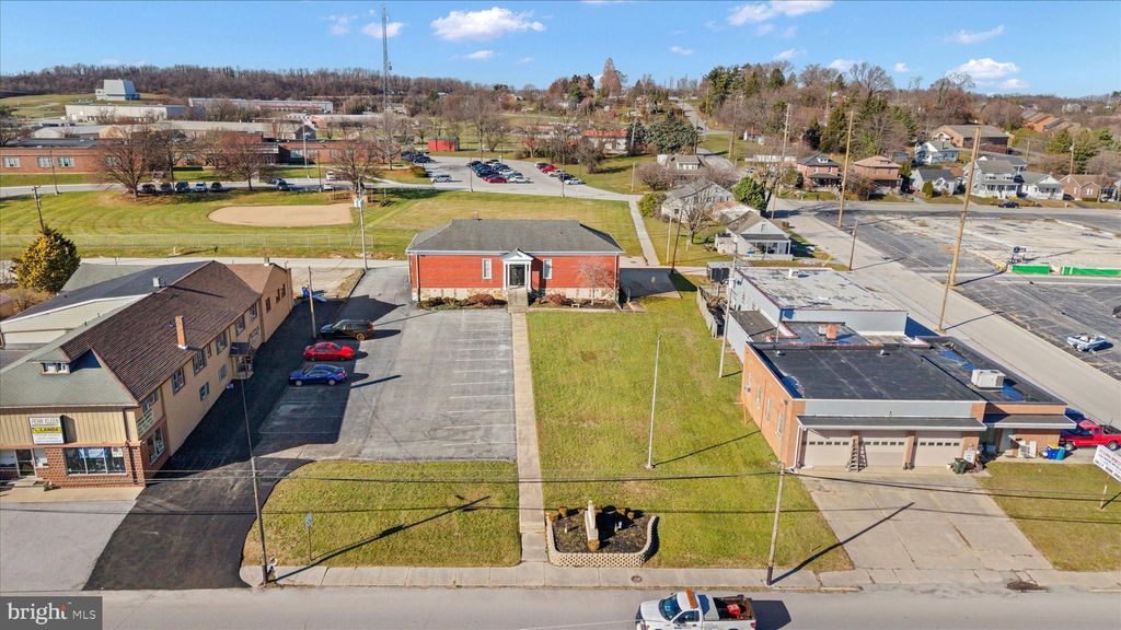 Photo of 2605 W Market Street, YORK, PA 17404 (MLS # PAYK2073362)