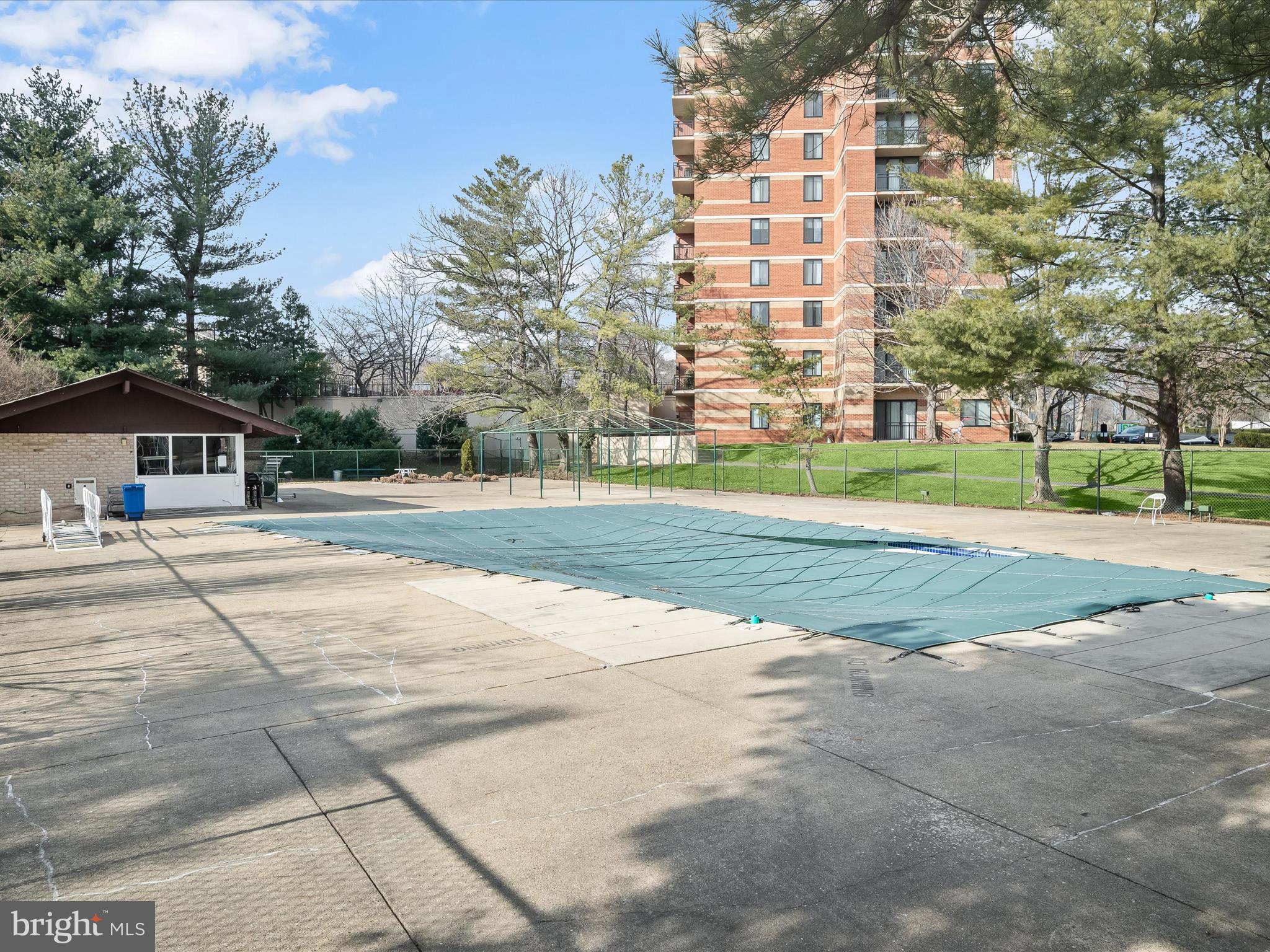 WASHINGTON TOWER - Residential