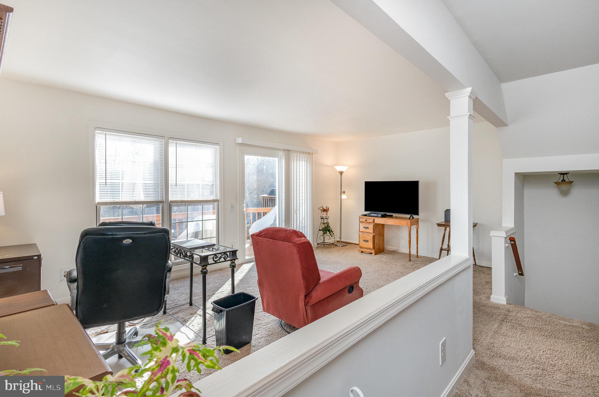 SPRING KNOLL - Residential