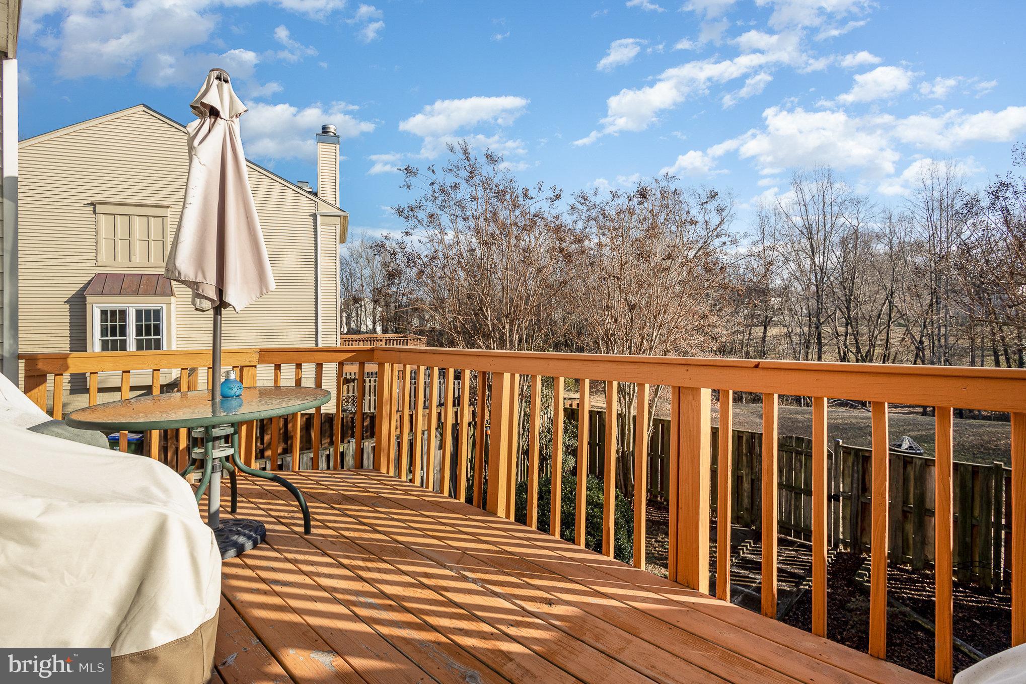 SPRING KNOLL - Residential