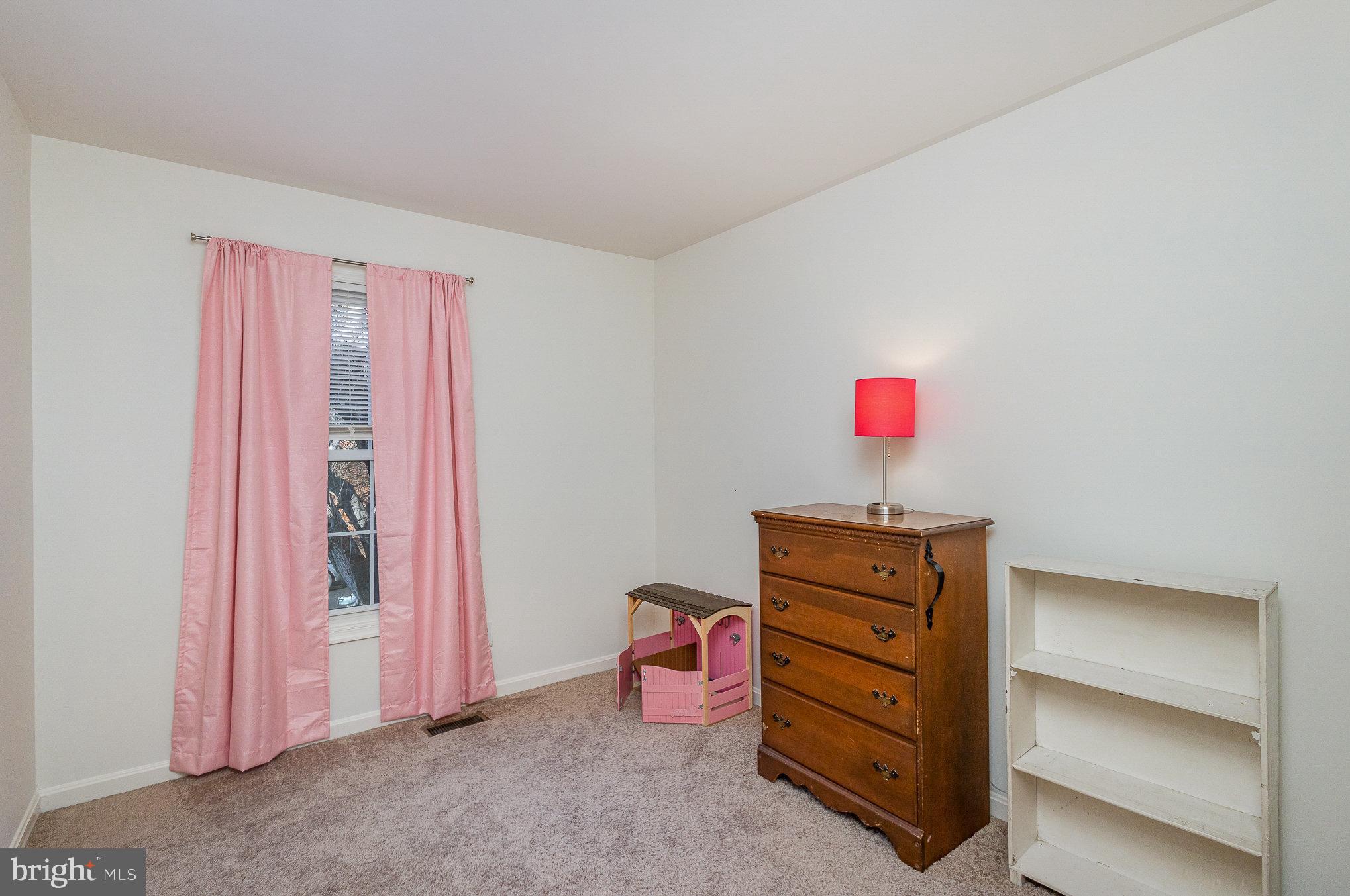 SPRING KNOLL - Residential