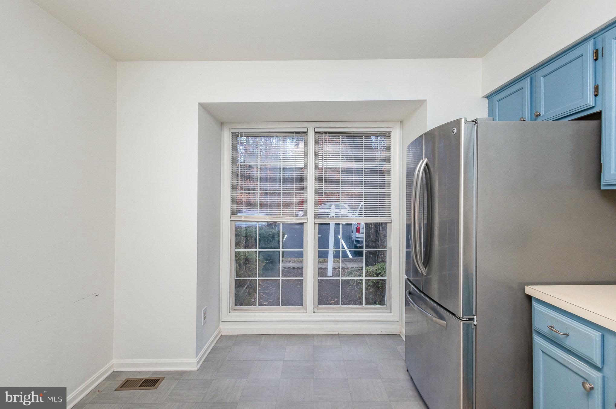 SPRING KNOLL - Residential