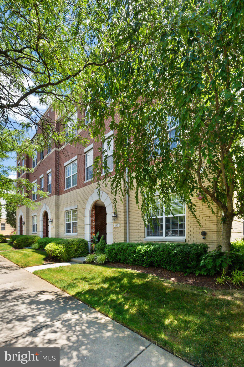 TOWNES CONDOMINIUMS - Residential